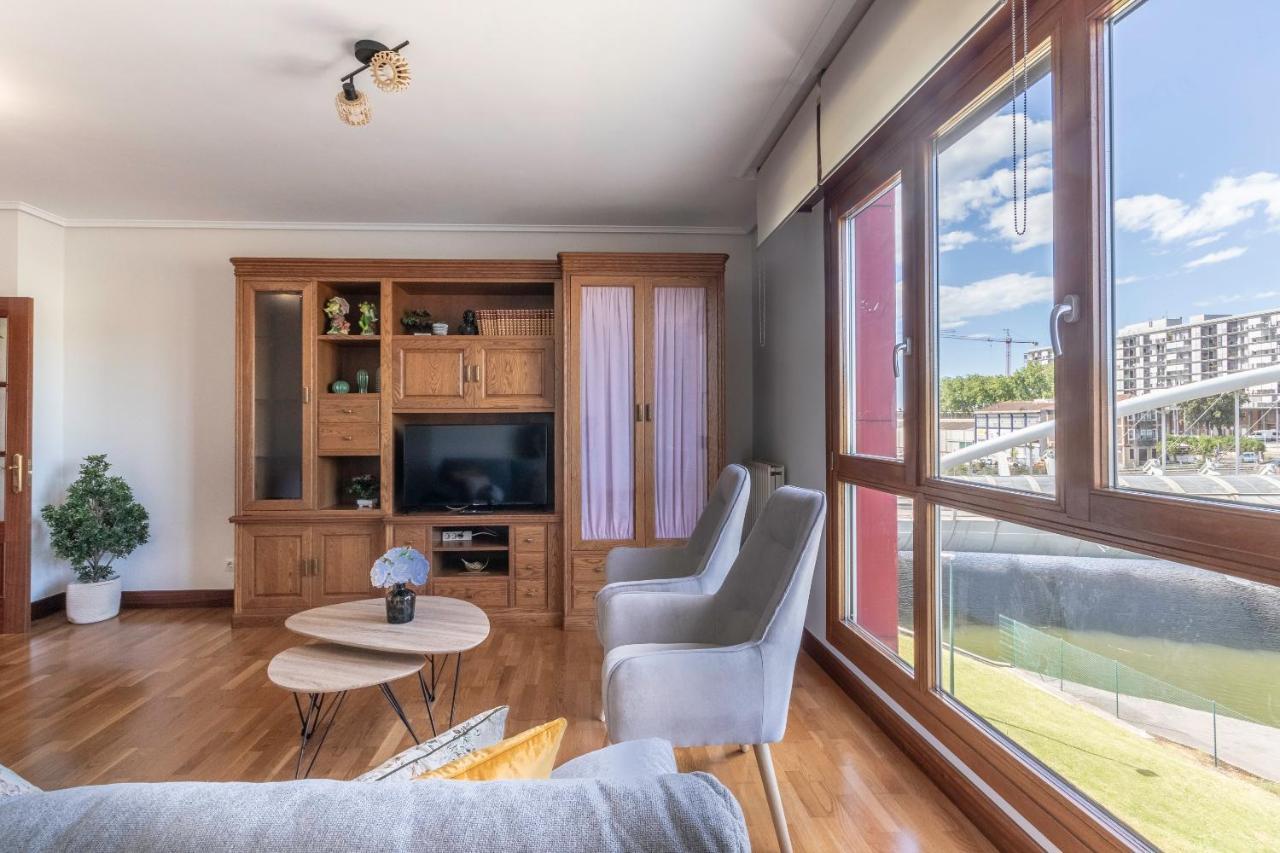 Confort Junto A La Ria De Barakaldo Exteriér fotografie